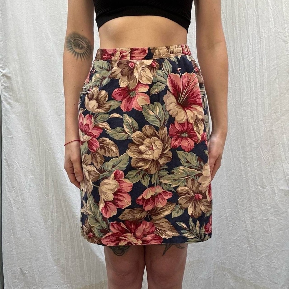 Red, Green, Gold and Navy Floral Print Cotton‎ Women's Skirt Vintage 90s